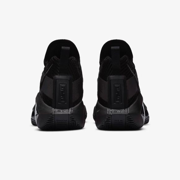Nike LeBron James Soldier XIV 14 Triple Black Blackout Size 9 New - Picture 12 of 14